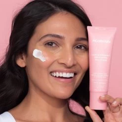 MCoBeauty Gentle Vitamin C Exfoliating Face Scrub 120g -Famous Skin Care Store MCoBeauty Gentle Vitamin C Exfoliating Face Scrub 2