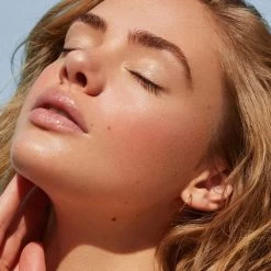 Napoleon Perdis Off Duty Tinted Moisturizer 30ml -Famous Skin Care Store off duty tinted moisturizer lifestyle